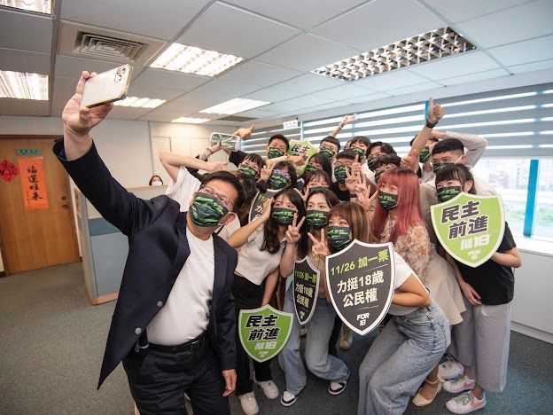 ▲林佳龍力挺18歲公民權複決（圖／民進黨提供）