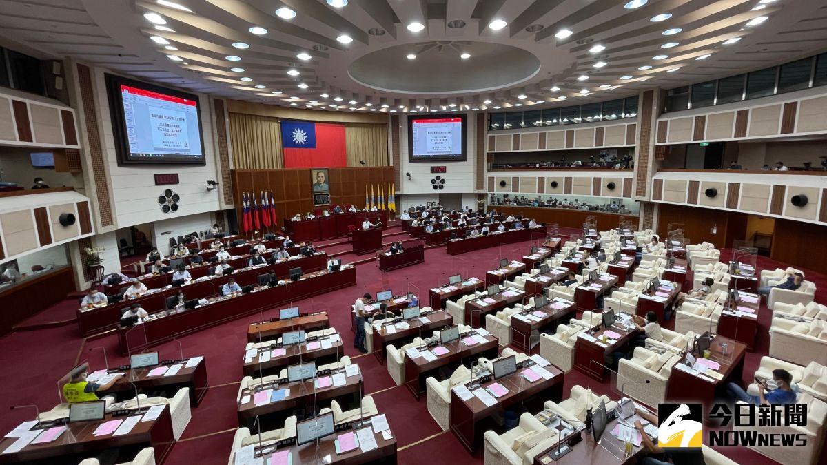 ▲台北市長柯文哲17日下午進入議會進行預算相關施政報告，並於報告後接受議員質詢。（圖／記者丁上程攝，2022.08.17）