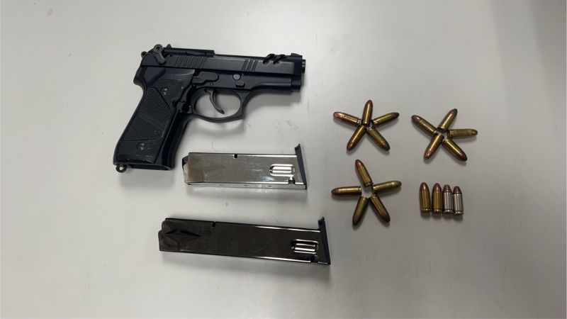 ▲警方起獲犯案槍枝和19發子彈。(圖/翻攝畫面)