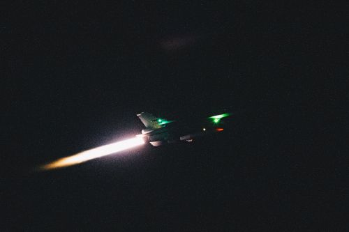 ▲空軍五聯隊F-16V戰機夜間緊急升空。（圖／軍聞社提供）