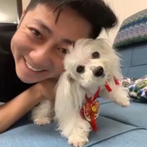 艾成墜樓亡!曾曝「捨不得狗兒子走」 為牠寫歌父愛爆棚 ▲艾成對哈嚕疼愛有加,對牠總是流露滿滿的父愛。(圖/翻攝自蔡艾成(艾成)臉書)