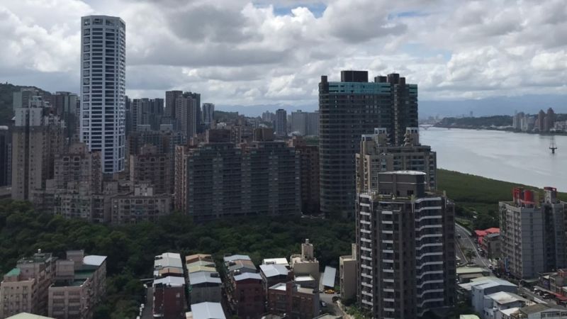 ▲30歲世代的購屋人為了因應高房價,多透過長年期的房貸因應。(圖/NOWnews資料照片)