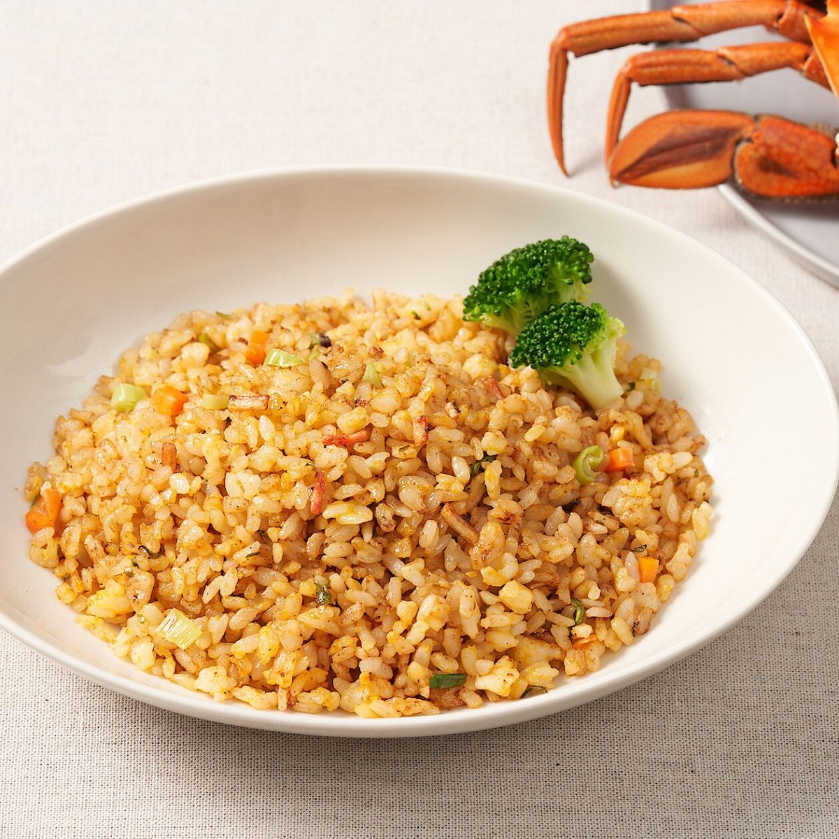 ▲夏天自己煮怕麻煩，無印良品推出4款「炒飯元素」，把白飯混入蛋液加入拌炒，輕鬆就能上桌。（圖／無印良品提供）