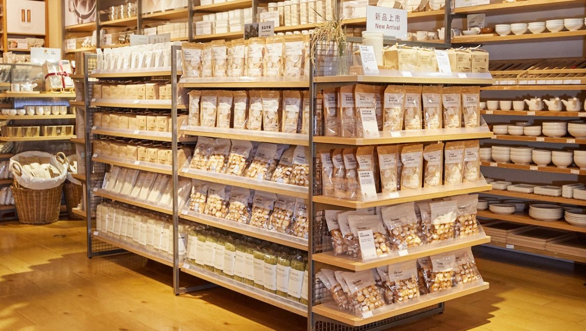 ▲無印良品的食物受到不少消費者喜愛，近日新開發出「炒飯元素」，和白飯一起拌炒就變風味炒飯。（圖／業者提供）