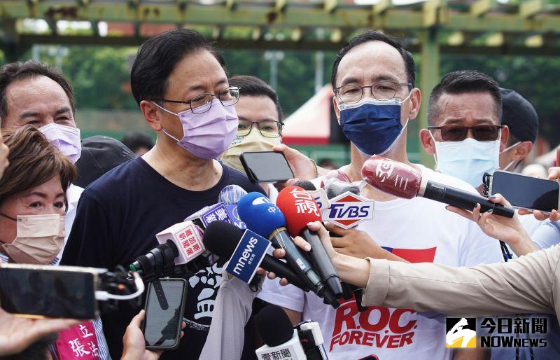 ▲張善政補充解釋，因為議長今天權充他的分身，在幫他跑一些時間上，沒辦法去支應的行程。（圖／記者李春台攝，2022.08.20）