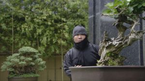 ▲胡瓜頂著36度高溫,穿著包緊緊的忍者裝。(圖/民視提供) ▲胡瓜頂著36度高溫,穿著包緊緊的忍者裝。(圖/民視提供)
