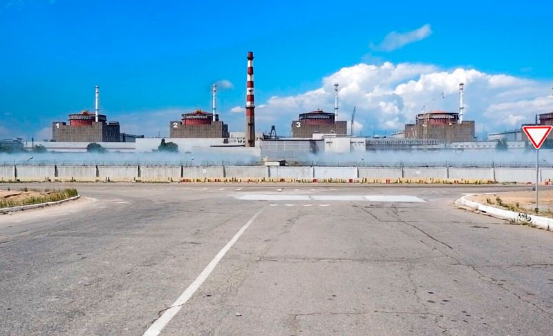 ▲烏克蘭國家核電公司表示，2名國際原子能總署（IAEA）代表團成員將常駐在被俄羅斯掌控的札波羅熱（Zaporizhzhia）核電廠，而其他4名人員稍早已經離開廠區。（圖／美聯社／達志影像）