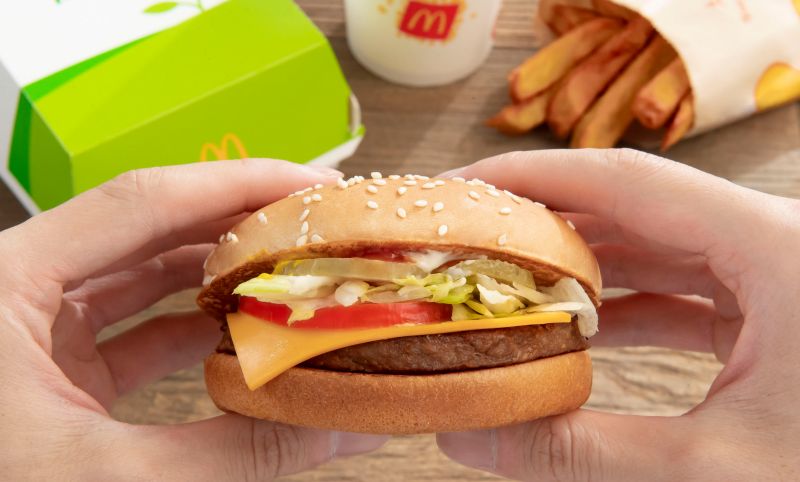 麥當勞開賣「McPlant植物肉漢堡」　路易莎6款未來肉餐點
