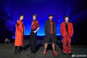 張震嶽、吳克群、潘瑋柏以及ICE楊長青的合作舞台,拿下火力值排名第一。(圖/翻攝自披荊斬棘 微博) ▲張震嶽、吳克群、潘瑋柏以及ICE楊長青的合作舞台,拿下火力值排名第一。(圖/翻攝自披荊斬棘 微博)