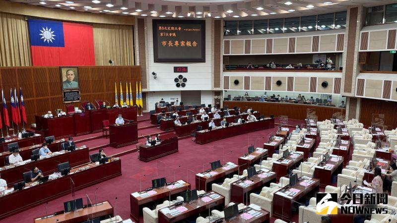 ▲台北市長柯文哲22日進入議會進行專案報告，並於會後接受議員質詢。（圖／記者丁上程攝，2022.08.22）