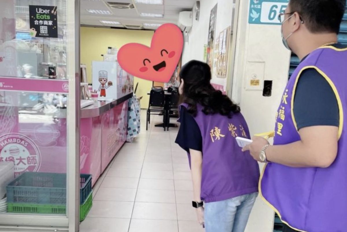 ▲「全台最美參選人」陳紫渝早起向里民拜票。（圖／翻攝陳紫渝臉書）