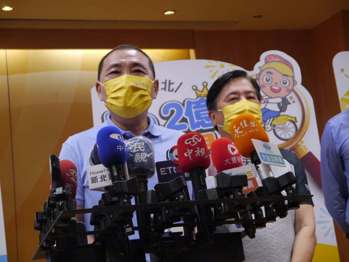 ▲侯友宜出席市府活動受訪時表示，林口交流道多次流標，希望大家一起努力，讓交流道盡快施工，請交通部及交通工程單位多加油。（圖∕記者吳嘉億攝，2022.8.22）