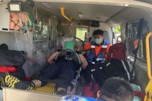 ▲台南市安南區今(22)日上午驚傳員警重傷意外,2位員警疑似在追捕逃犯的過程中遭到攻擊,傷勢相當嚴重,2警均送醫急救中。(圖/翻攝自記者爆料網) ▲台南市安南區今(22)日上午驚傳員警重傷意外,2位員警疑似在追捕逃犯的過程中遭到攻擊,傷勢相當嚴重,2警均送醫急救中。(圖/翻攝自記者爆料網)