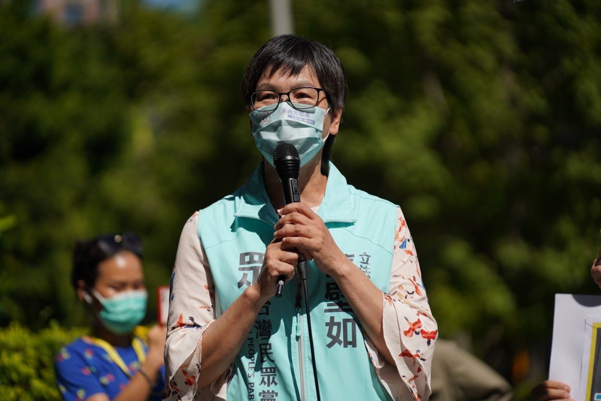 ▲台灣民眾黨前往NCC前舉行「反對獨裁、反對言論審查」記者會，立委蔡壁如表態反對NCC推《數位中介服務法》。（圖／台灣民眾黨提供）
