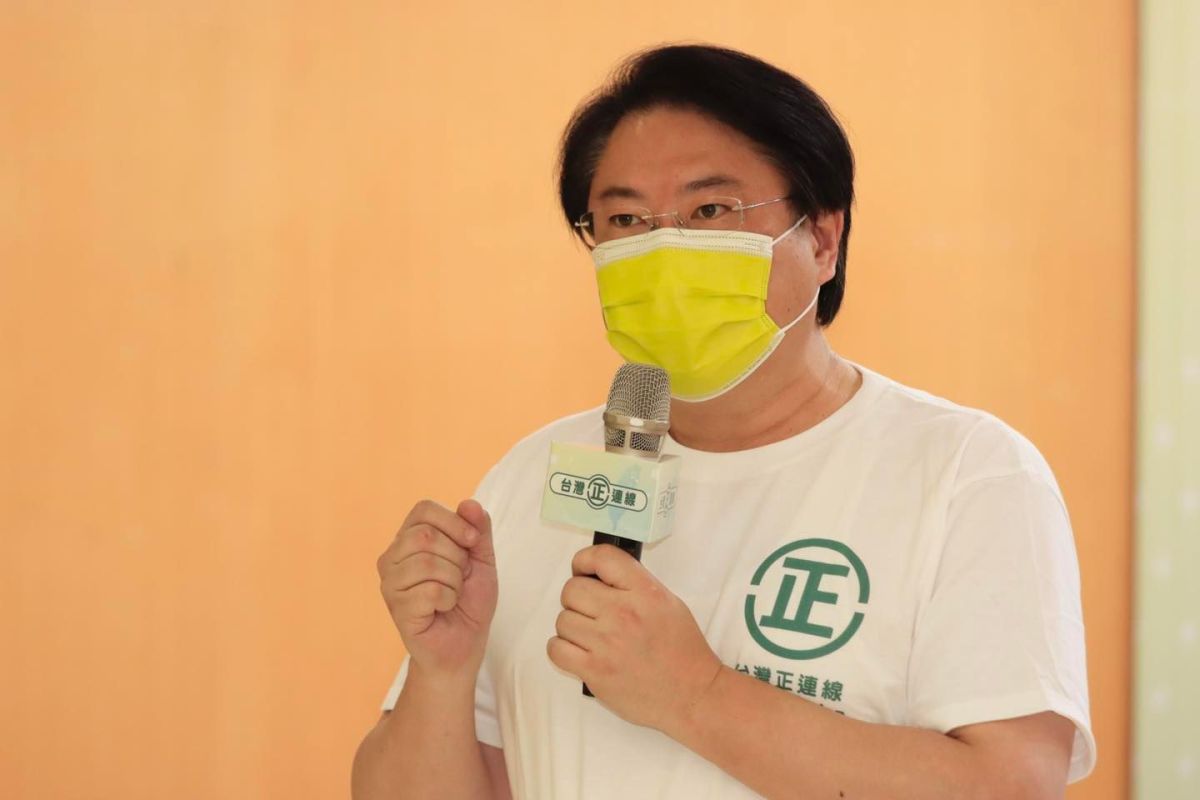 ▲林右昌表示，基隆的財政不能夠讓富公子謝國樑如此亂揮霍，這種不負責任的參選人大家應該唾棄。（圖／翻攝自林右昌臉書）