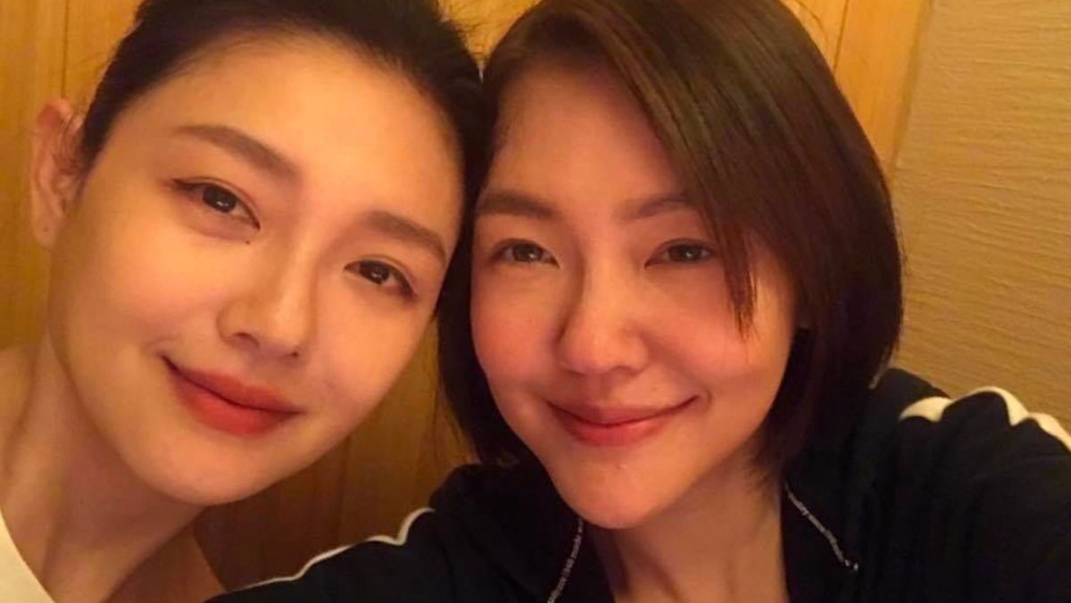 ▲大S（左）曾當眾被賞耳光，小S（右）遭關廁所恐嚇。（圖／小S IG）