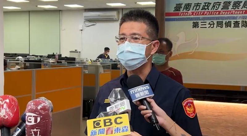 ▲台南市第三分局分局長歐祖明表示，目前還在積極比對嫌疑人，仍不排除陳姓男子涉案。（圖／翻攝畫面）