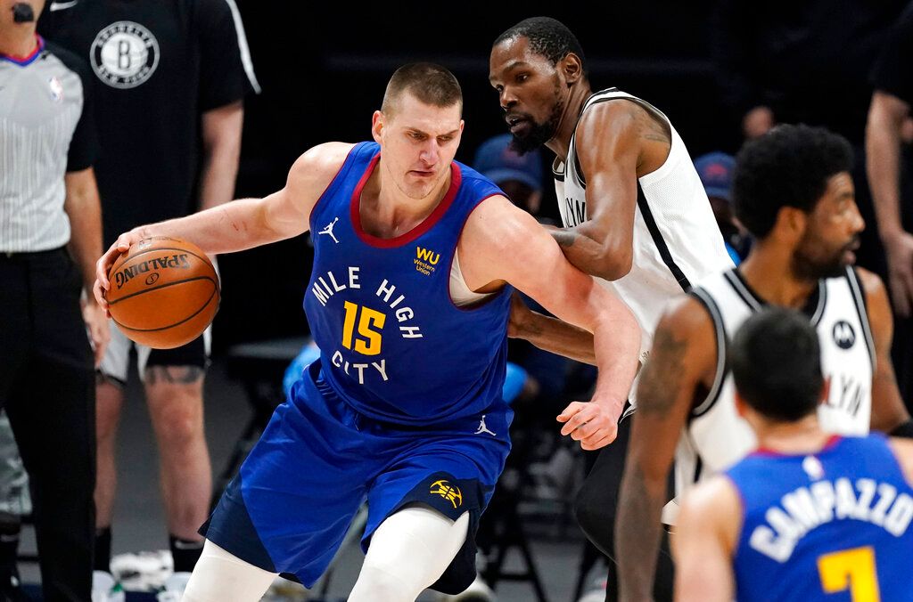 ▲Nikola Jokic對戰Kevin Durant。（圖／美聯社／達志影像）