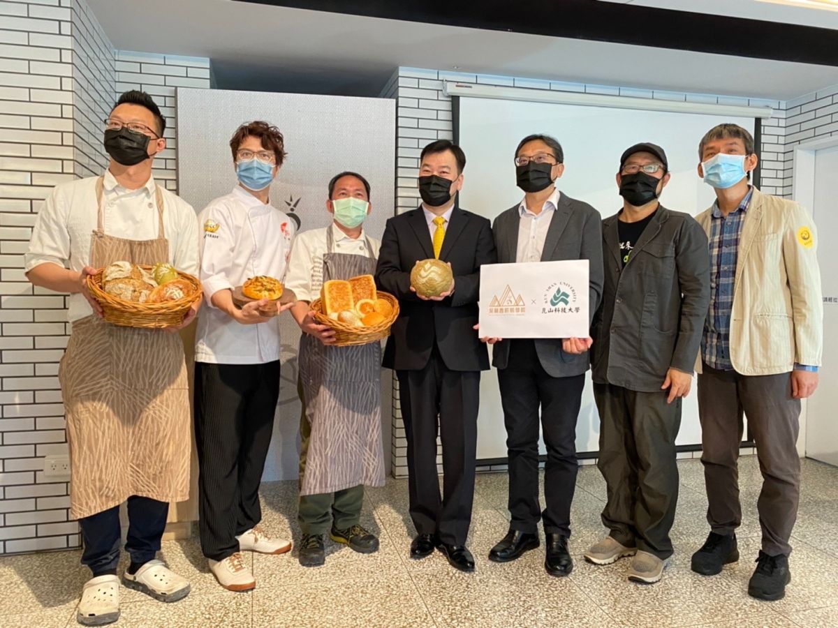 ▲崑山科大與吳寶春產學合作，建置烘焙類產線並開設「吳寶春烘焙學院」實體門市（圖／崑山科大提供）