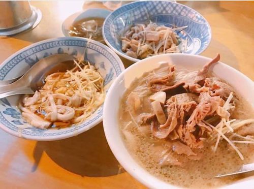 ▲阿明豬心冬粉用料新鮮，各式內臟料理都美味，經常可見門口大排長龍。（圖／米其林提供）
