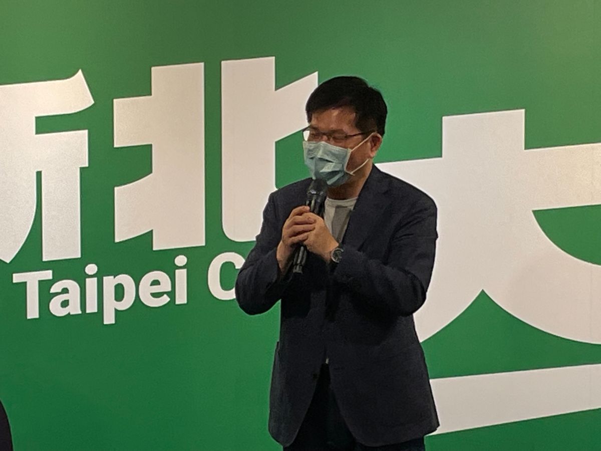 ▲林佳龍參加「台派社團支持林佳龍參選新北市長大會」，表示參選非牽制而是團結強棒出擊，就是不讓侯友宜回本壘得分。（記者吳嘉億攝）