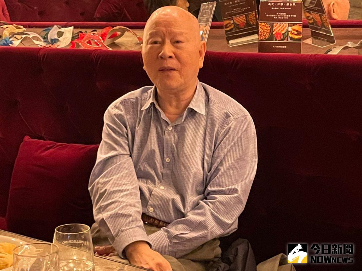 ▲許信良分析，選民越不放心國民黨在中央執政，就會在地方上幫助國民黨，這是民主制衡、選民智慧。（圖／記者黃宣尹攝，2022.08.23）