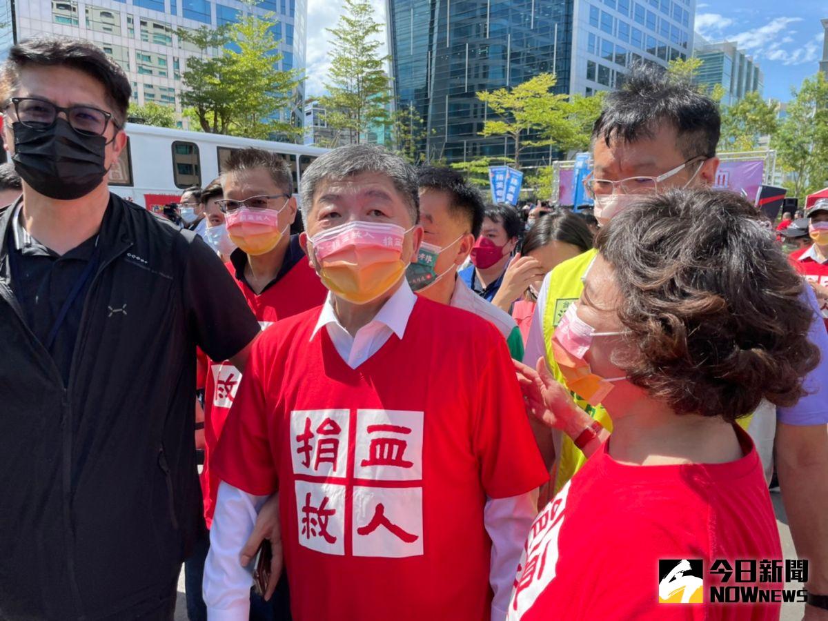 ▲陳時中今日赴內湖出席活動，與柯文哲、黃珊珊同台。（圖／記者黃宣尹攝，2022.08.24）