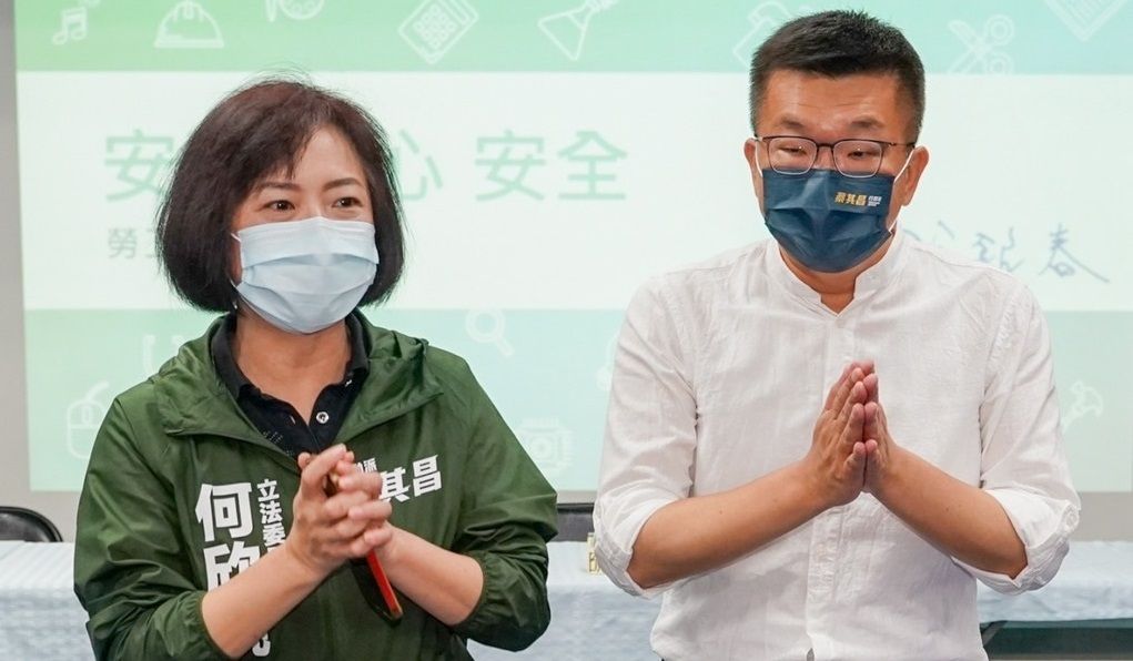 ▲蔡其昌今與立委何欣純出席台中市職業總工會活動，為台中市薪資偏低提出解方。（圖／蔡其昌辦公室提供，2022.08.24）