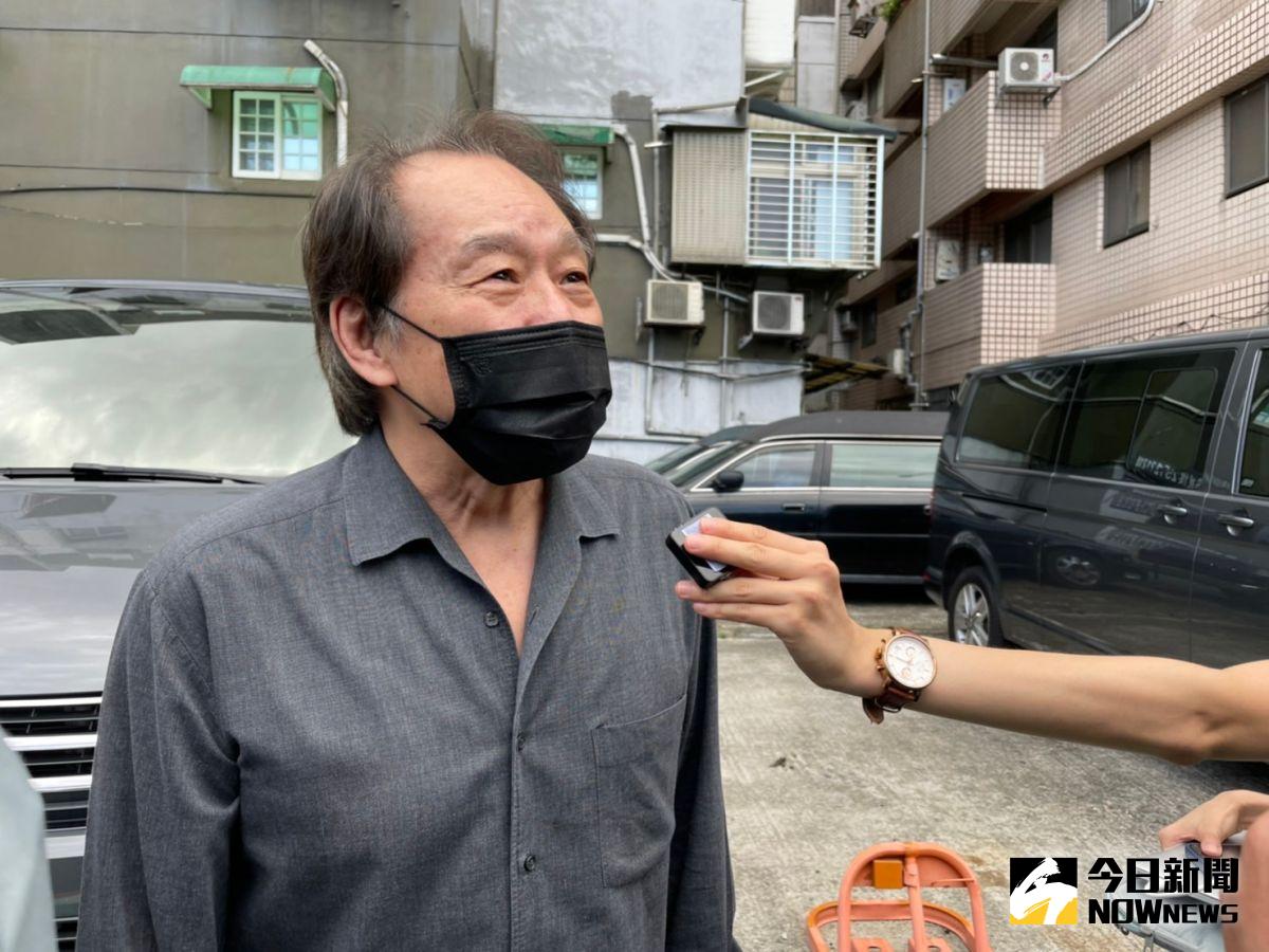 ▲張魁現身余苑綺靈堂弔唁，希望余天、李亞萍夫妻能節哀。（圖／記者吳雨婕攝, 2022.08.24）