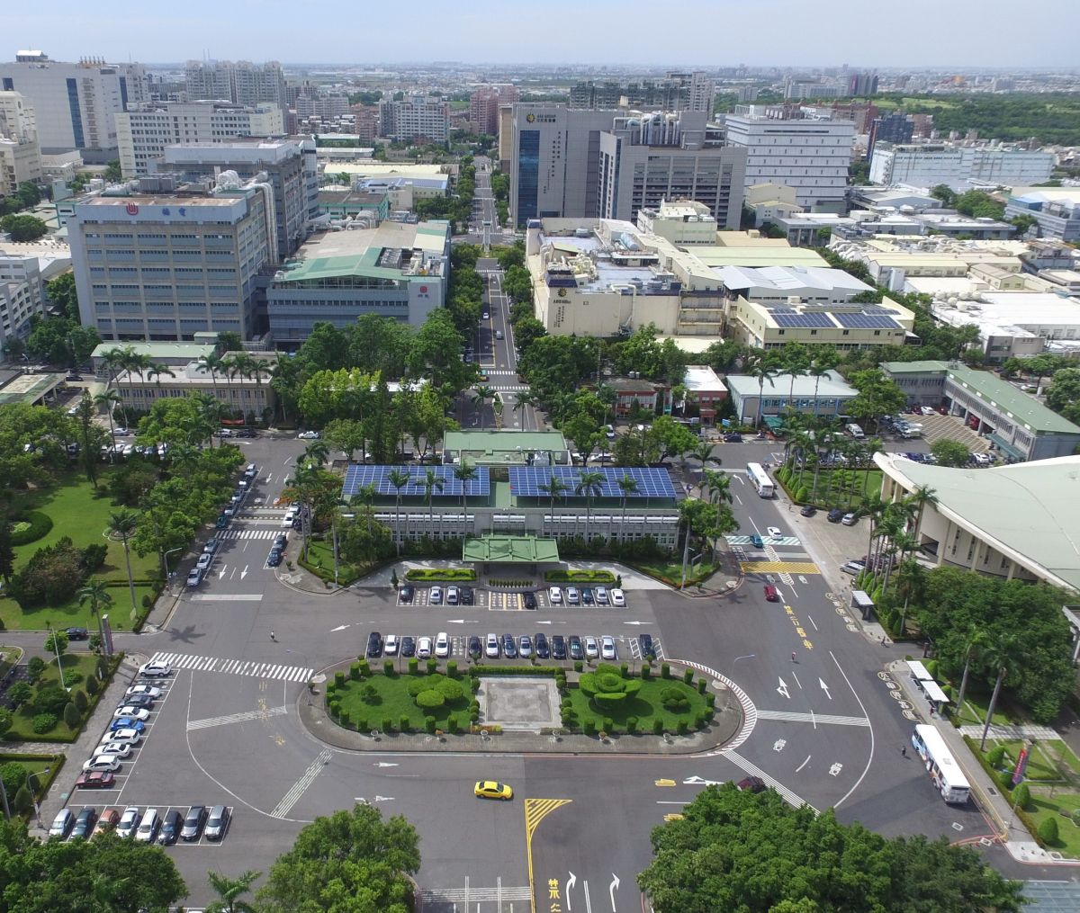 ▲經濟部加工出口區管理處科技產業園區上半年產值破新台幣2500億元。(圖／記者黃守作攝)