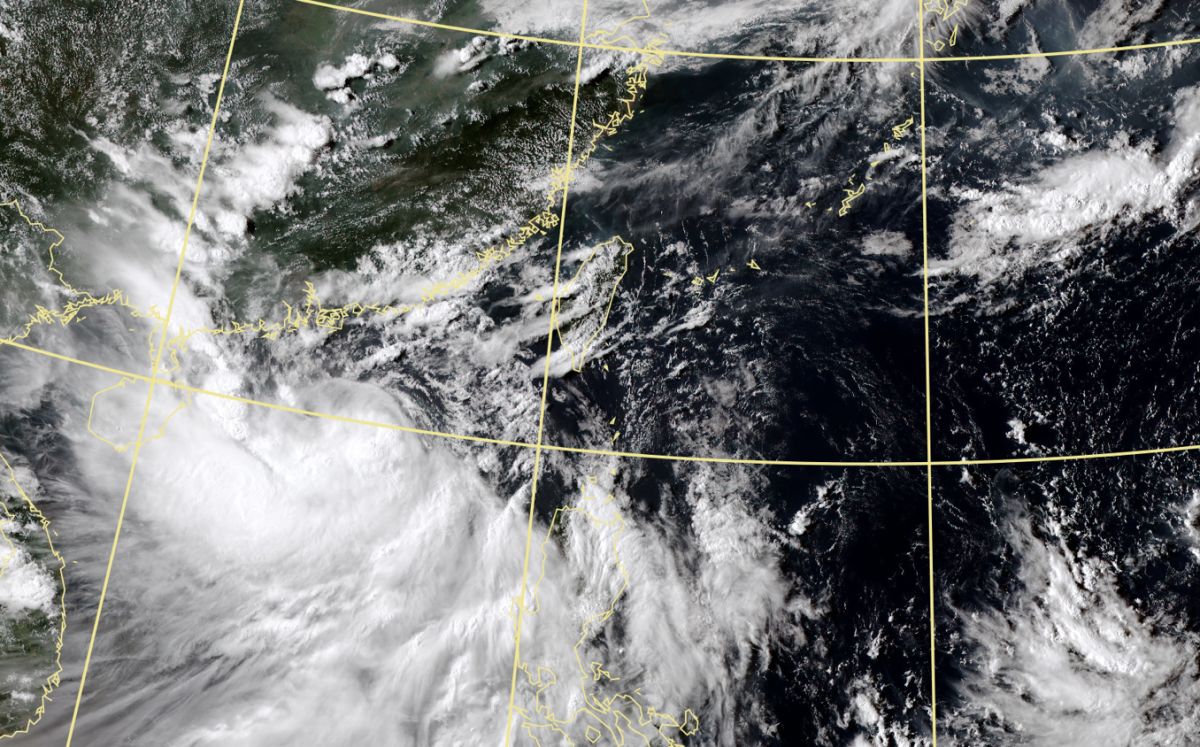 ▲馬鞍颱風目前已進入南海，預計明日中午左右會登陸港澳或中國廣東沿海地區，其外圍環流影響帶來的降雨，今晚之後會逐漸趨緩。（圖／翻攝中央氣象局官網）