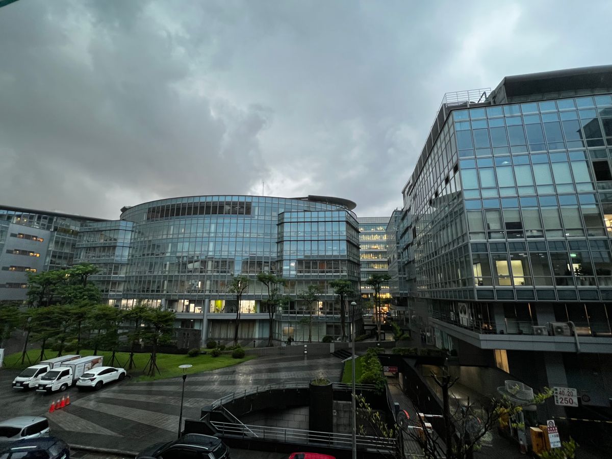 ▲今天的天氣因爲鋒面接近，各地雲量增多，陽光露臉時間縮短，午後北台灣有降雨機率。（圖／NOWnews資料照）