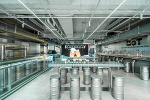 ▲「SUNMAI BAR PARK 2店」以金屬材質、即時數位互動，呈現科技感十足的酒吧氛圍。（圖／金色三麥集團提供）
