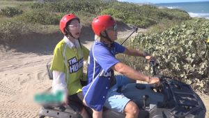 ▲王仁甫沙地裡飆車，把夏語心嚇瘋。（圖／中視提供）