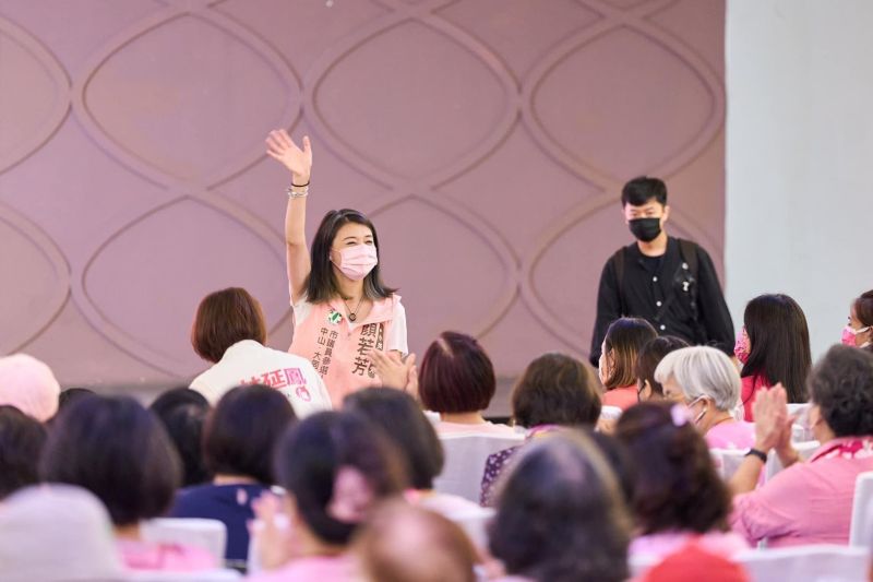 ▲顏若芳說,蔣萬安的表現根本就是國民黨的選舉機器,無能與無知盡顯無遺。(圖/翻攝自顏若芳臉書)