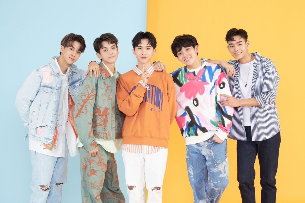 ▲《原子少年》水星以新團名「ACQUA源少年」出道，人氣越來越高，左起為李秉諭、盧佾暘、黃莑茗、林毓家、須弘道。（圖／種子音樂提供）