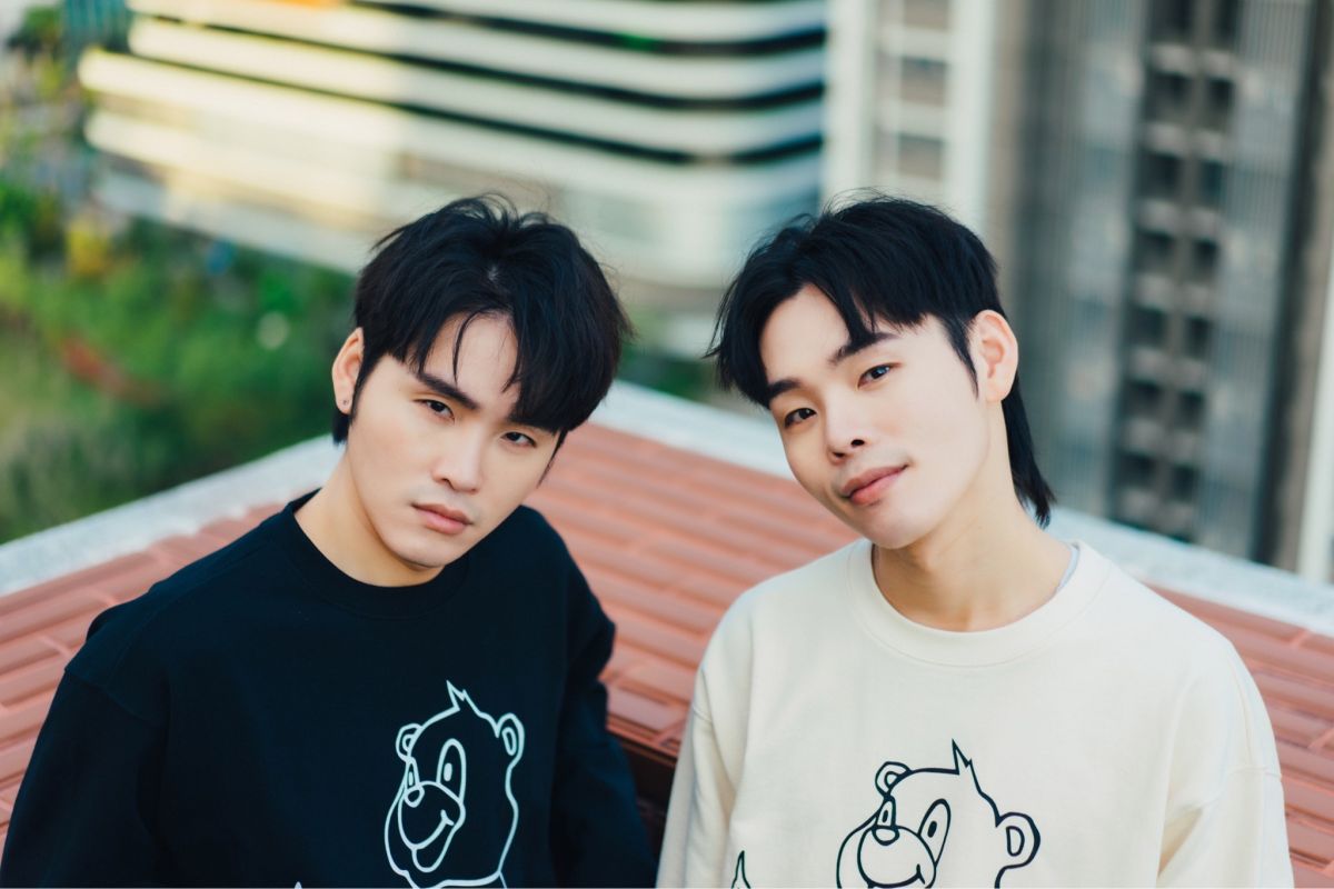 ▲展榮、展瑞分享全家福照，引起網友熱烈討論。（圖／展榮展瑞臉書）