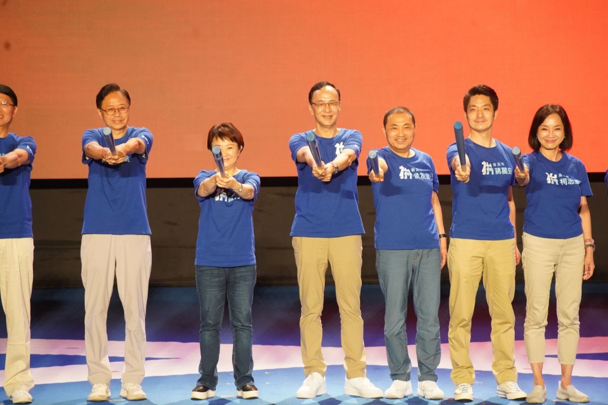 ▲新北市長侯友宜罕見出席全代會，與朱立倫合體、其他縣市長參選人同框造勢。（圖／記者李春台攝，2022.8.28）