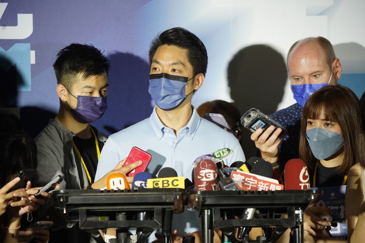 ▲國民黨台北市長參選人蔣萬安反酸黃珊珊黨性變來變去。（圖／記者李春台攝，2022.8.28）