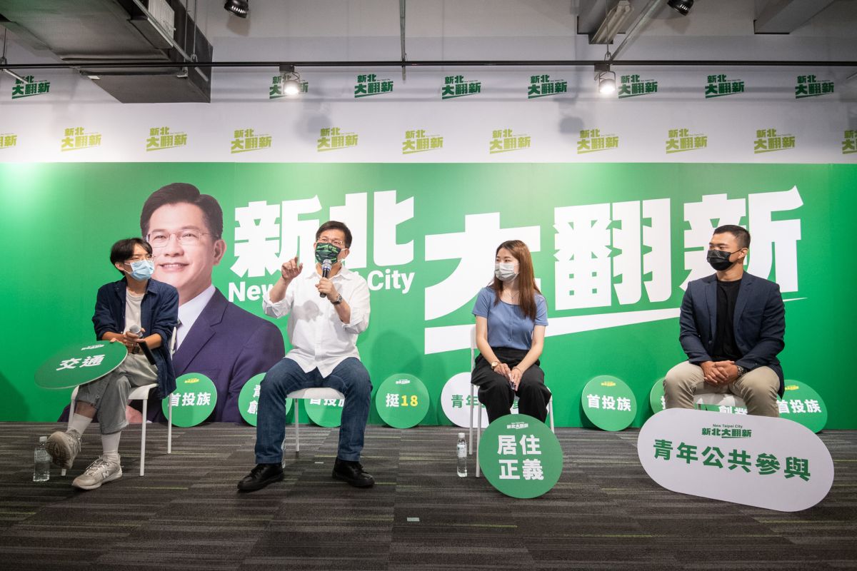 ▲林佳龍出席「首投族見面會」，允諾未來若當選將設「青年事務審議會」， 讓15歲以上者可參與公共事務的決定並做為市府施政依據。（圖∕林佳龍競選辦公室提供）