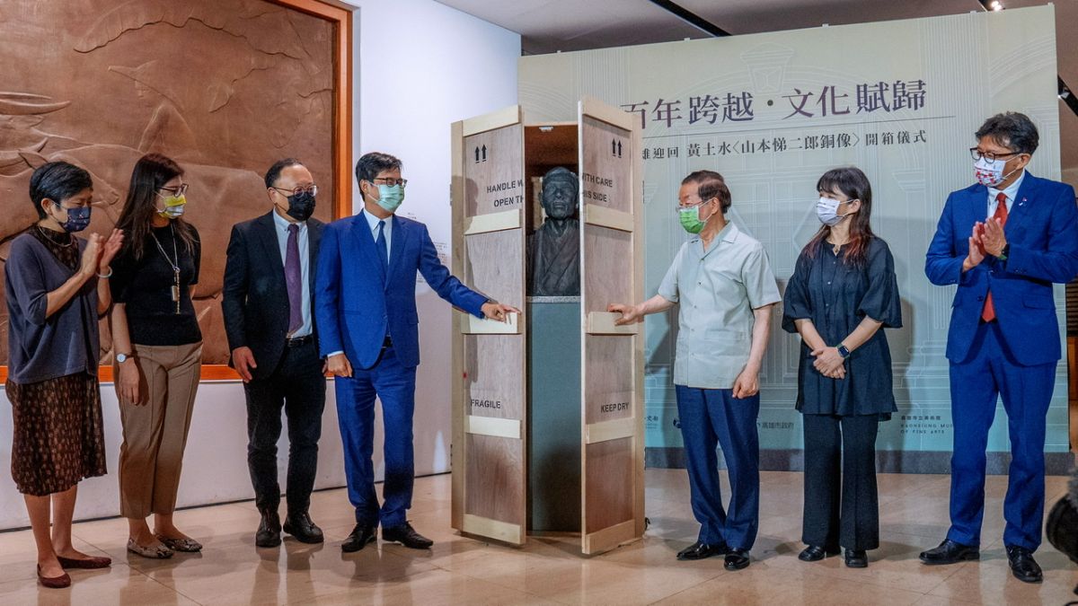 ▲〈山本悌二郎銅像〉歷經長期協調，終於跨越2700公里的距離自佐渡市返抵高雄美術館正式開箱。（圖／高美館提供）