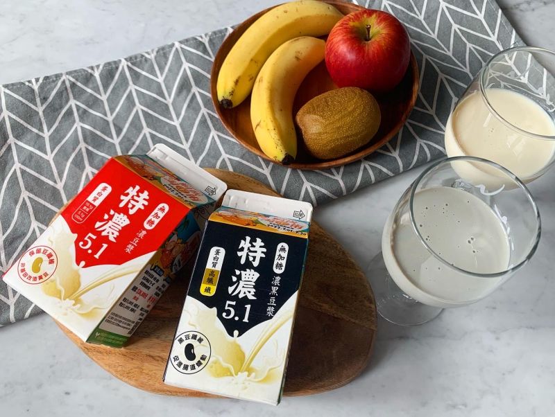 ▲光泉特濃5.1無加糖濃豆漿與無加糖濃黑豆漿,由內而外喝出你的姿態。(圖/品牌提供)