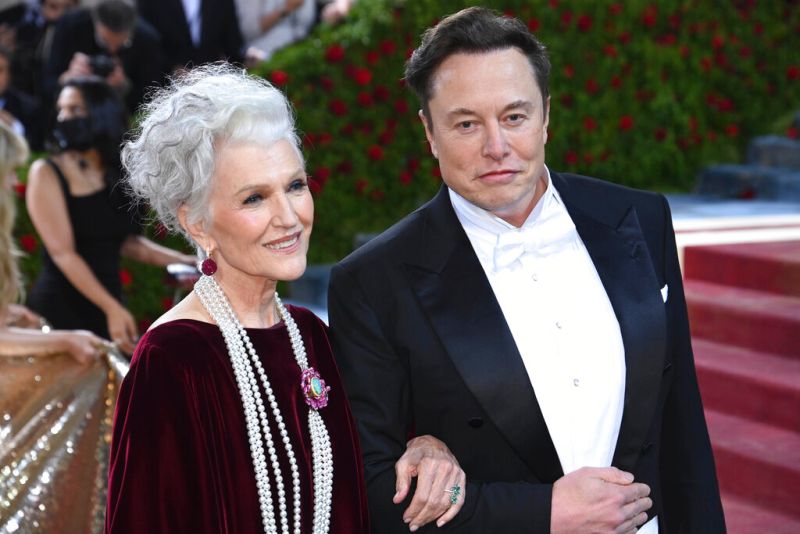 ▲馬斯克的母親梅伊馬斯克(Maye Musk)曾是超級名模、Dior大使。(圖/美聯社/達志影像)