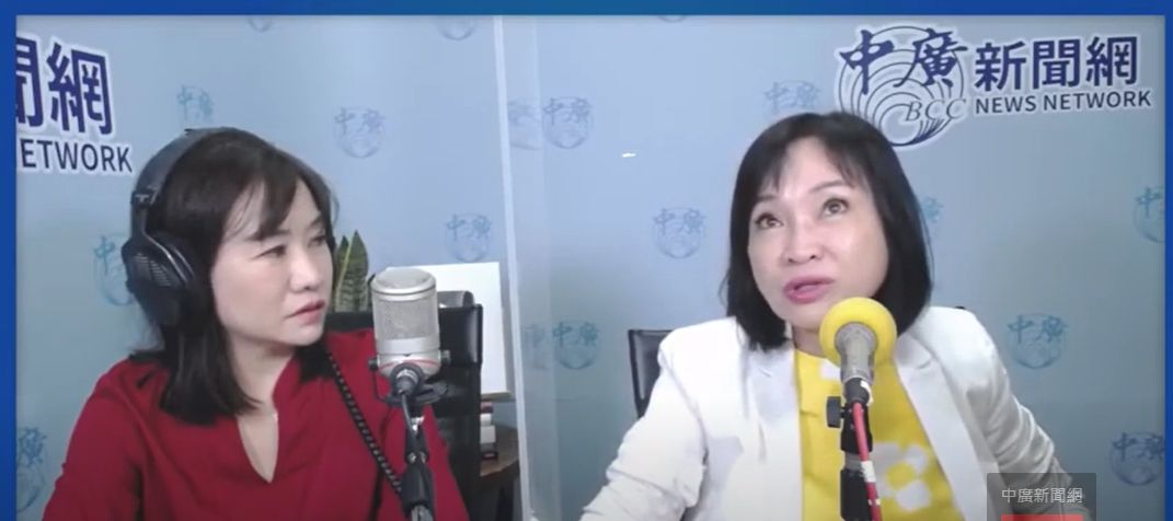 ▲國民黨高雄市長參選人柯志恩（右），今日接受前高雄市新聞局長王淺秋（左）的廣播節目專訪。（圖／翻攝自中廣「千秋萬事」頻道）