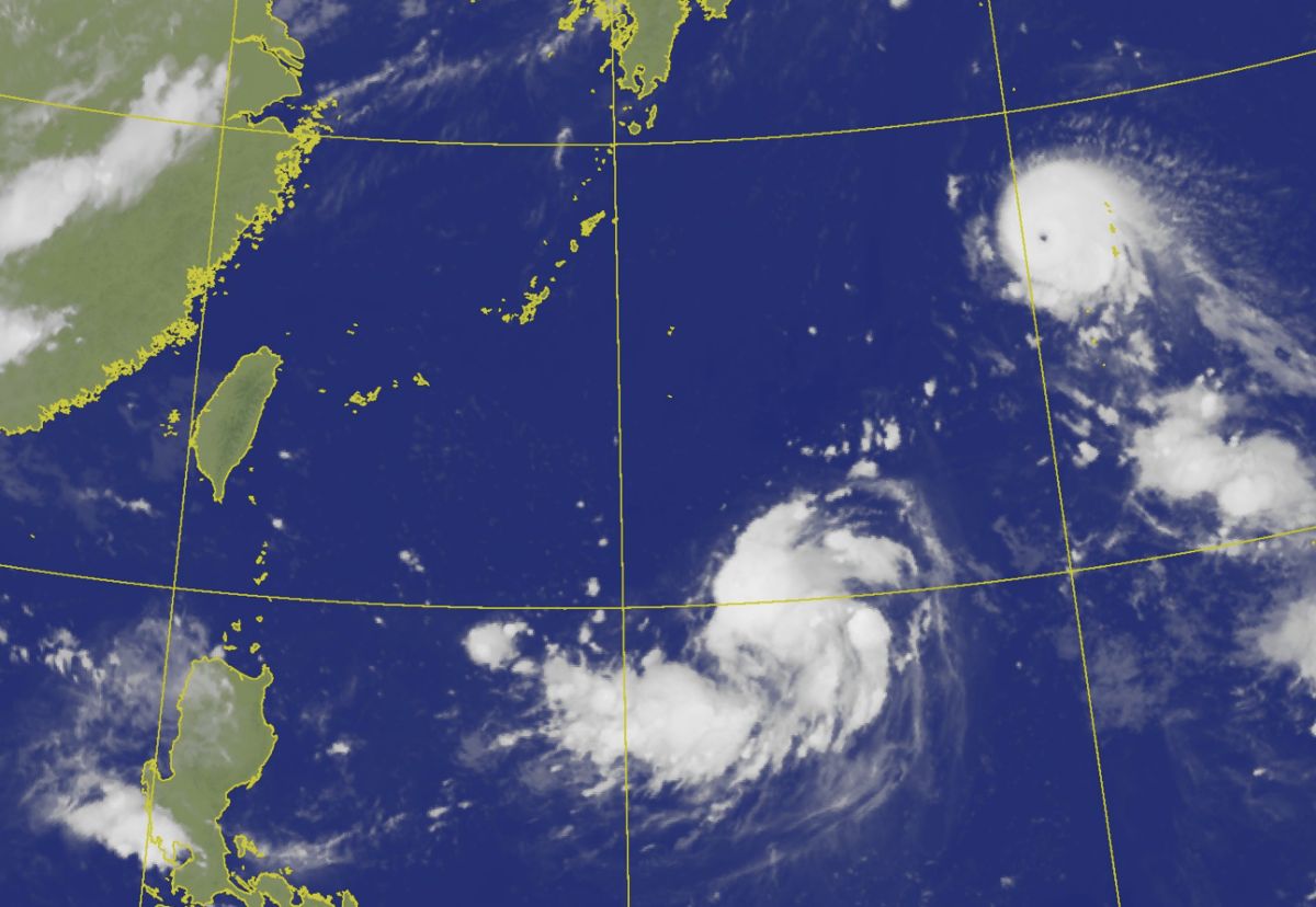 ▲中颱軒嵐諾強度持續增強中，從衛星雲圖上已經可以看到颱風眼，氣象局長鄭明典提醒，未來軒嵐諾強度還可能持續增強，民眾要特別留意。（圖／翻攝中央氣象局官網）