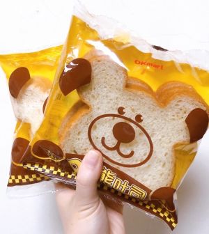 ▲OKmart推出OK熊造型麵包,共有吐司、鬆餅(蜂蜜/巧克力)、銅鑼燒4款口味。(圖/業者提供) ▲OKmart推出OK熊造型麵包,共有吐司、鬆餅(蜂蜜/巧克力)、銅鑼燒4款口味。(圖/業者提供)