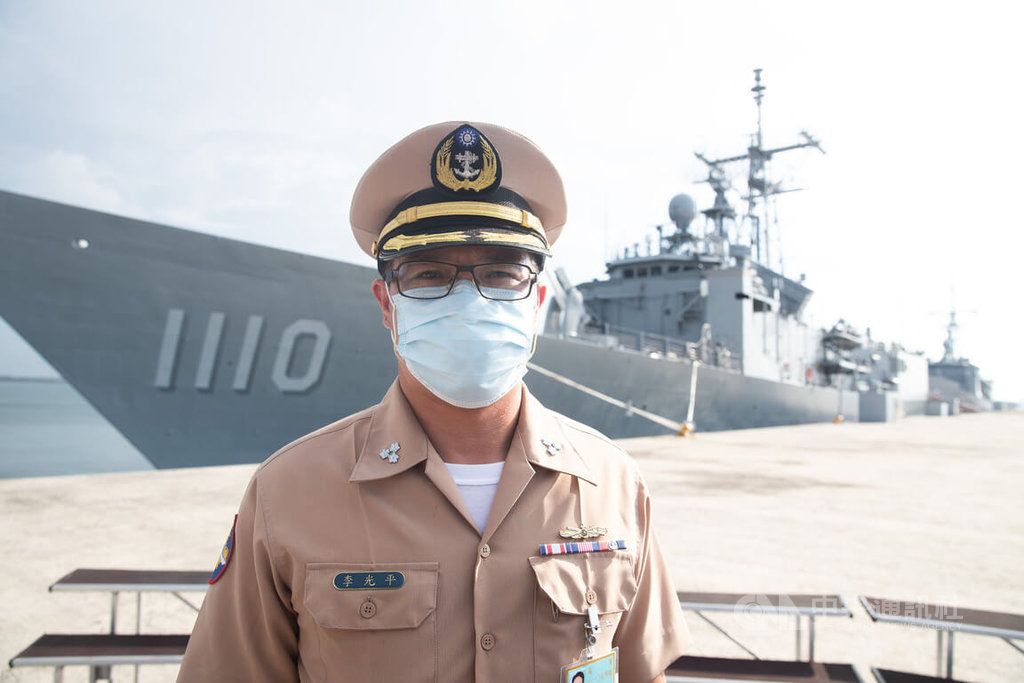 ▲中共自軍演結束後仍持續透過船艦侵擾台灣周邊，近距離監控共艦的海軍張騫艦長李光平上校30日向媒體分享監控過程。中央社記者游凱翔攝 111年8月30日