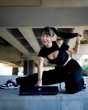 ▲梓梓光看MV就能拆解舞蹈動作。(圖/梓梓IG) ▲梓梓光看MV就能拆解舞蹈動作。(圖/梓梓IG)