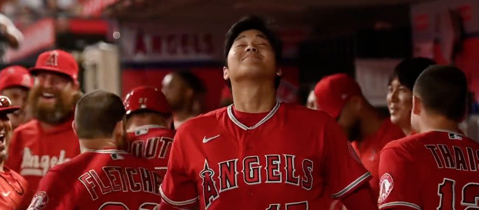 ▲天使隊大谷翔平獲隊友慶祝。（圖／取自天使推特）