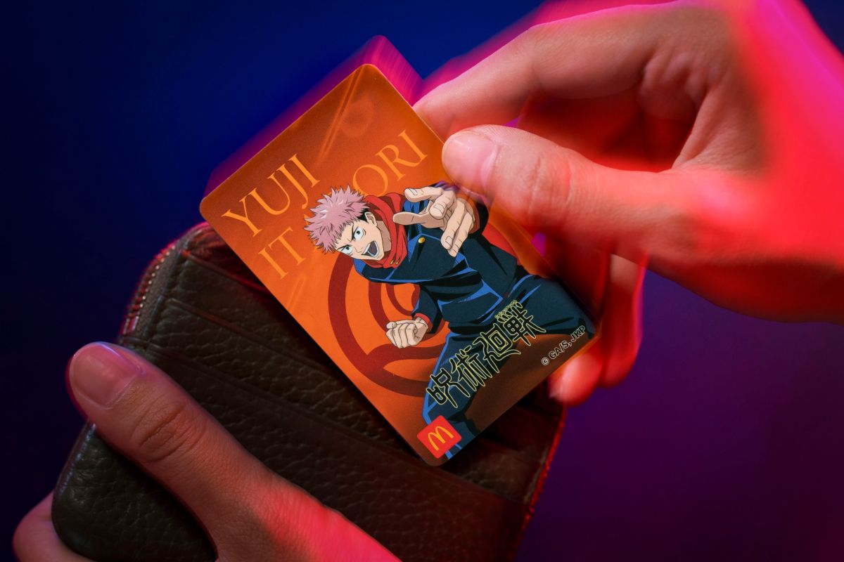 ▲《咒術迴戰》聯名甜心卡全台限量50萬張，9/14起全台限量開賣。（圖／台灣麥當勞提供）